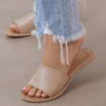 Coconuts by Matisse Cabana Slides – Natural